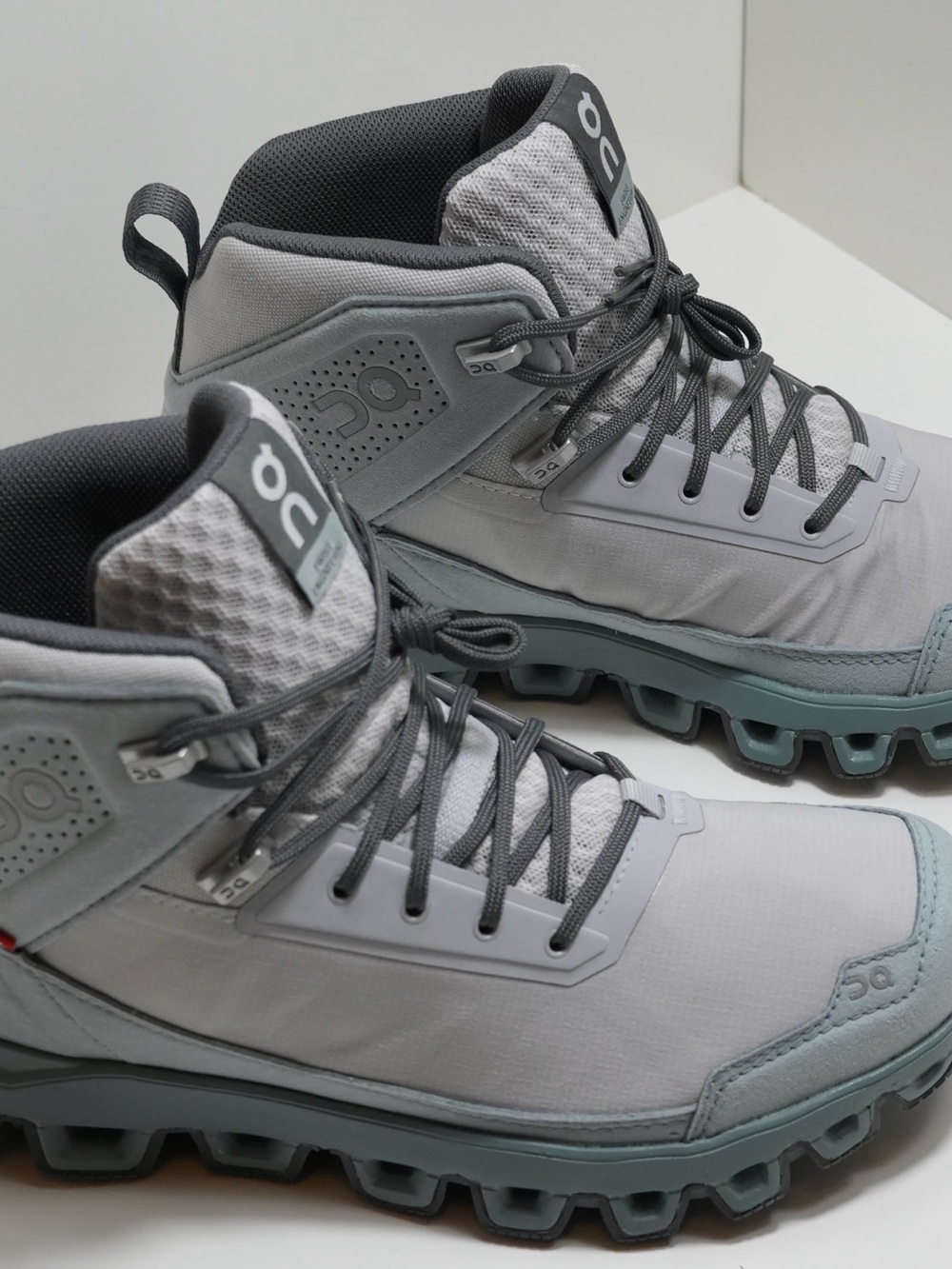 On Cloud Mid-Top Women's Trail Sneakers - Light Gray with Seafoam Sole - Picture 2 of 6